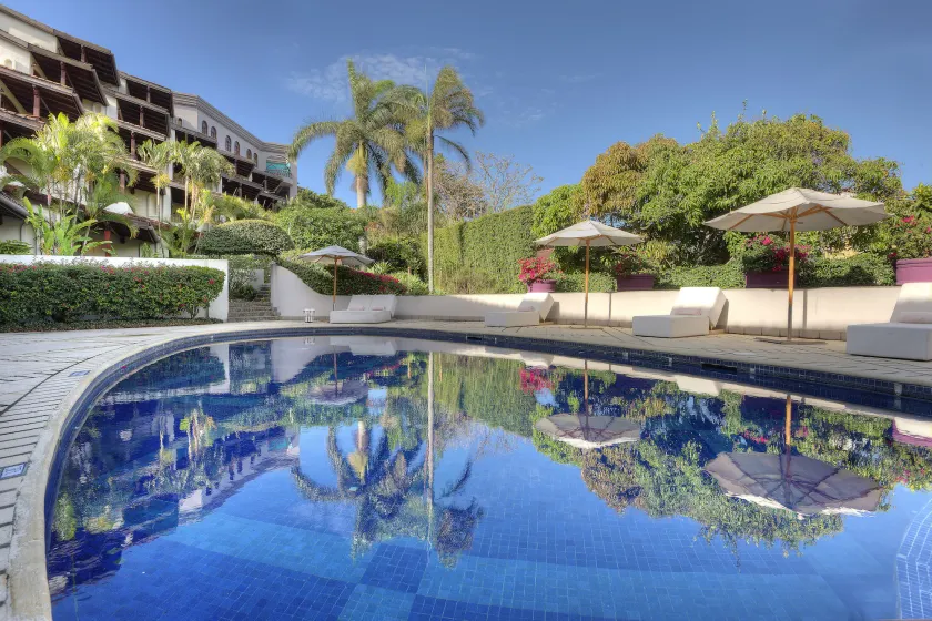 Alta Las Palomas Hotel  - Image 1