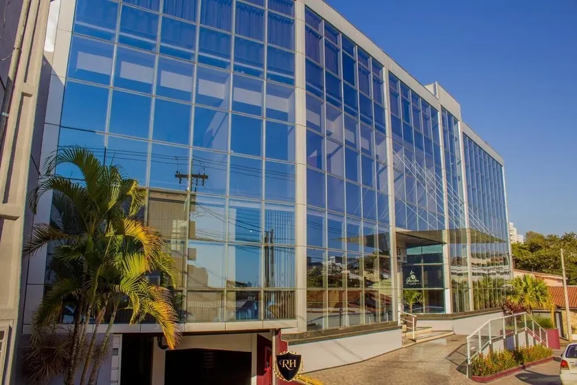 Riellis Center Hotel - Image 1