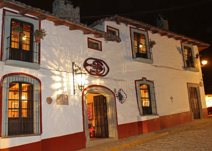 Hostal Casona de Manzano - Image 1