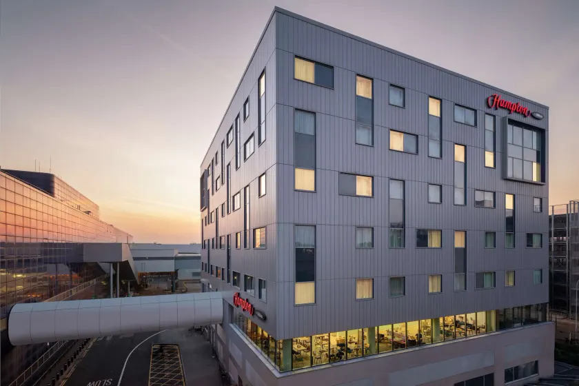 Hampton by Hilton London Gatwick Airport - Image 1