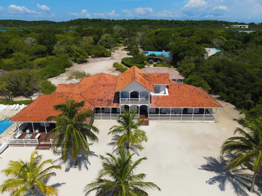 Hotel Agua Azul Beach Resort - Image 1