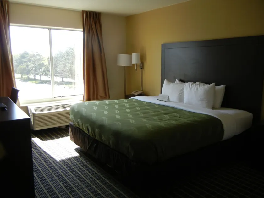Quality Inn Holland - Toledo - Image 1