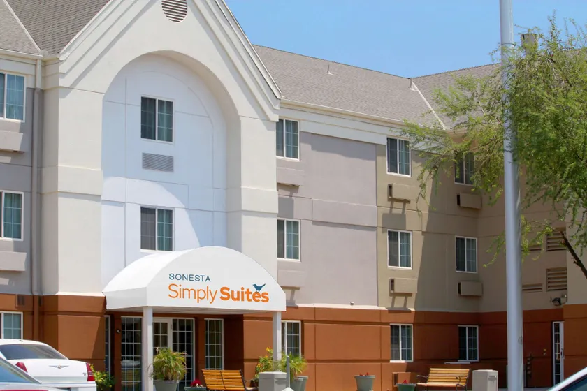 Sonesta Simply Suites Phoenix Glendale - Image 1