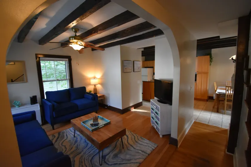 Cozy 3BR Beach House by the Sea - Image 1