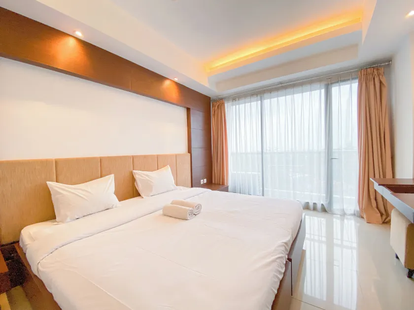Modern & Contemporary Studio at Beverly Dago Apartment near ITB By Travelio - Image 1