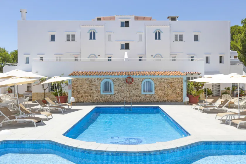 Apartamentos Los Arcos - Image 1