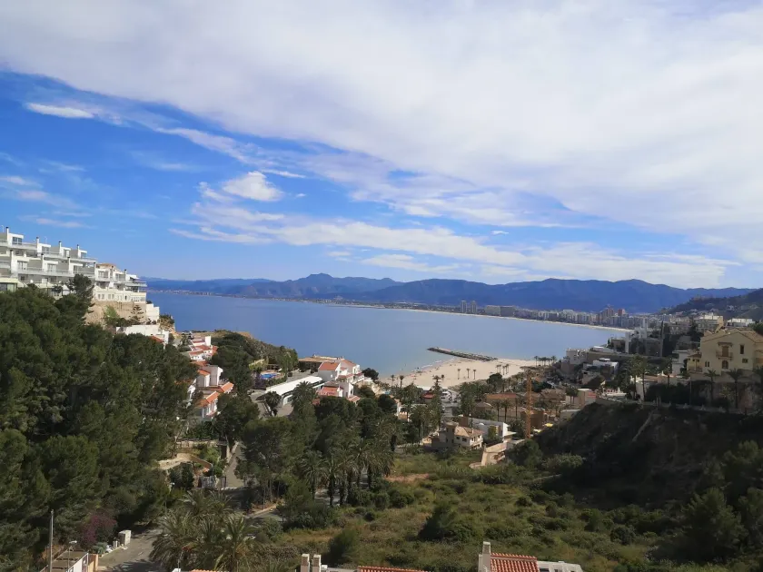 Apartment With Panoramic Frontal Sea Views - Image 1