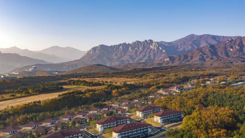 Kensington Resort Seorak Valley - Image 1