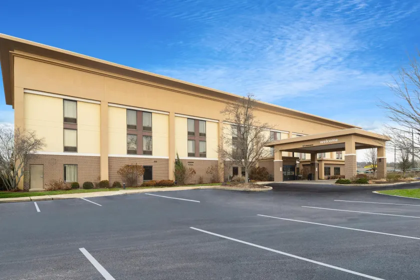 Hampton Inn Marietta - Image 1