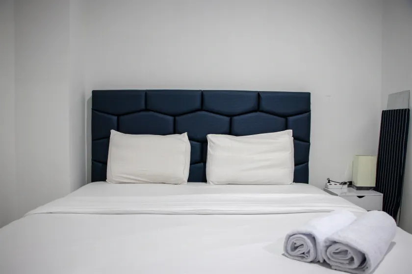 Scenic And Comfortable Studio At West Vista Apartment - Zimmer