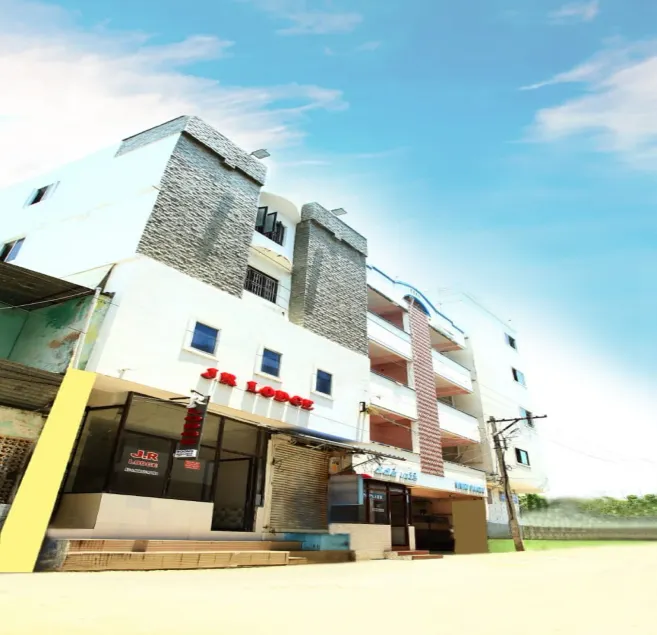 JR Lodge - Image 1