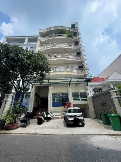 Uhouse - KELLY Thao Dien Apartment - Image 1