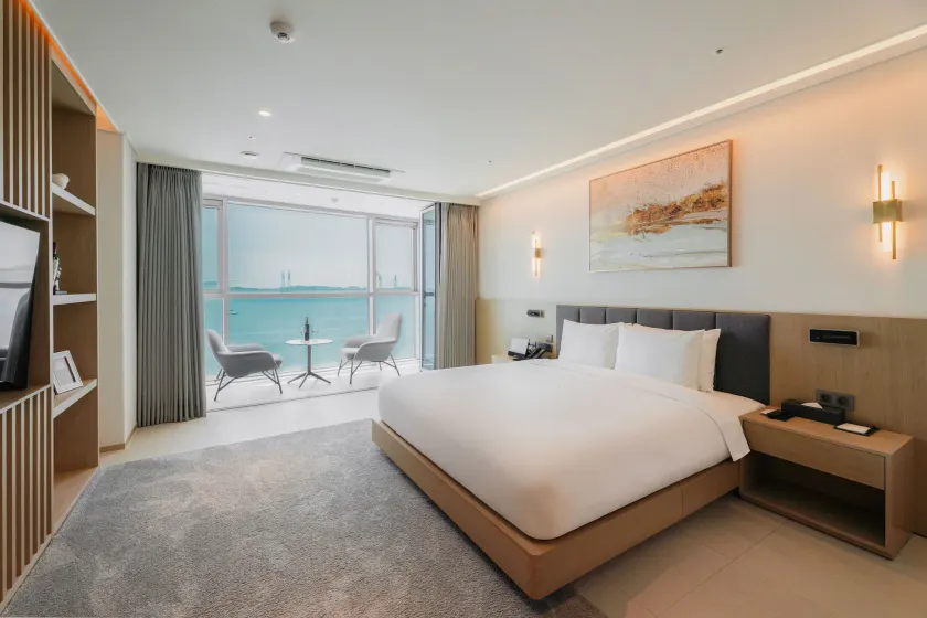 WAVEM HOTEL west - Image 1