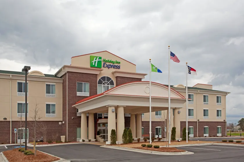Holiday Inn Express Pembroke by IHG - Image 1