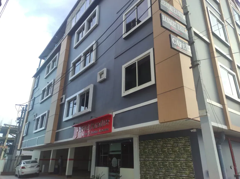 Hotel Paradise - Image 1