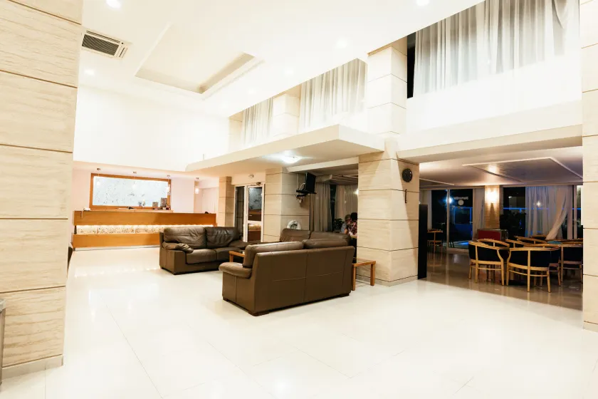 Hotel Riviera - Image 1