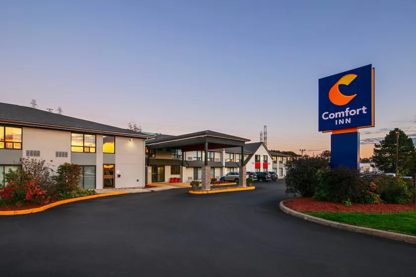 Comfort Inn Dartmouth - Image 1