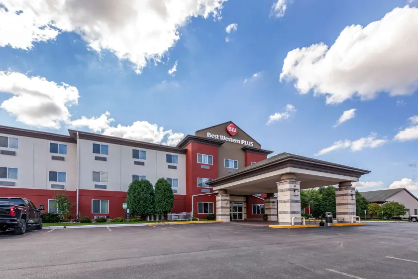 Best Western PLUS Sparta Trail Lodge - Image 1