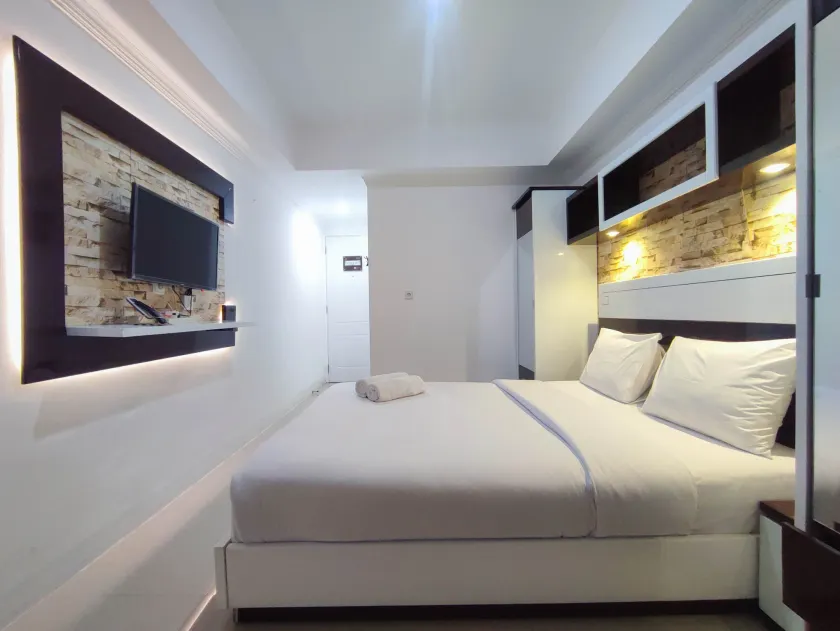 Simple and Homey Studio Room at Paltrow City Apartment By Travelio - Zimmer