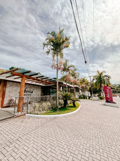 Abricó Beach Hotel - Image 1
