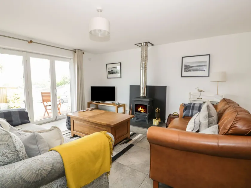 54 The Moorings - Image 1