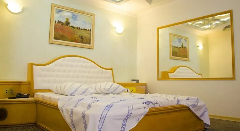 Omega Palace Hotel - Image 1