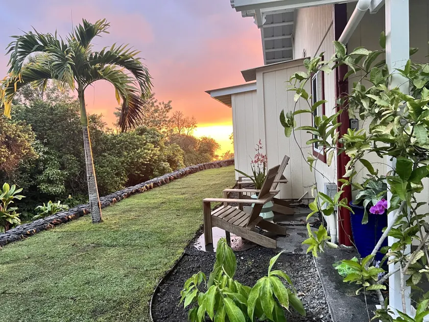 Mango Sunset Bed and Breakfast - Image 1