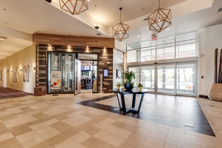 Four Points by Sheraton Kelowna Airport - Image 1