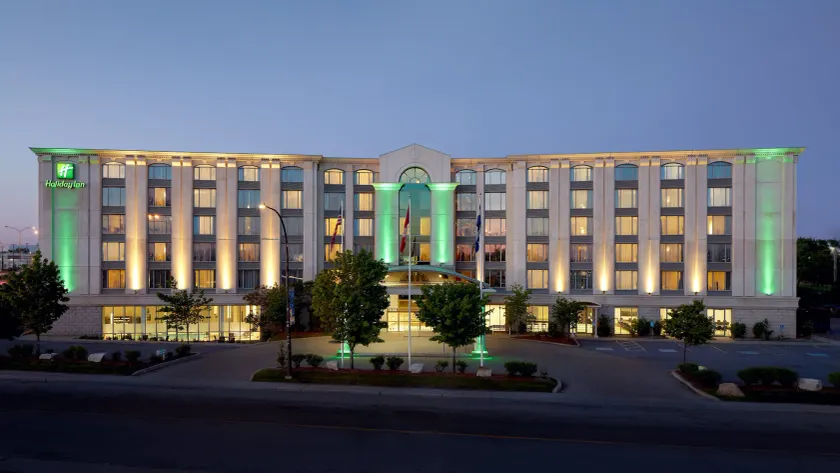 Holiday Inn & Suites Montreal Airport by IHG - Image 1