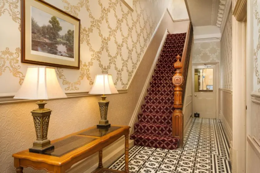 Lincoln House Private Hotel - Entrada interior