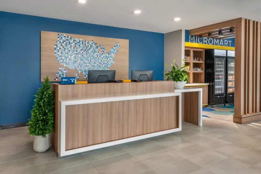 Microtel Inn & Suites by Wyndham Danville VA - Lobby
