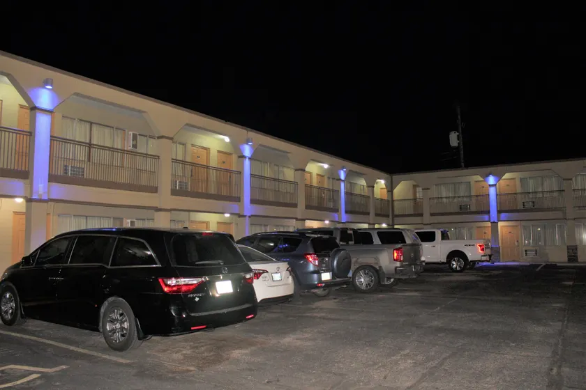 Hutchinson Inn - Image 1