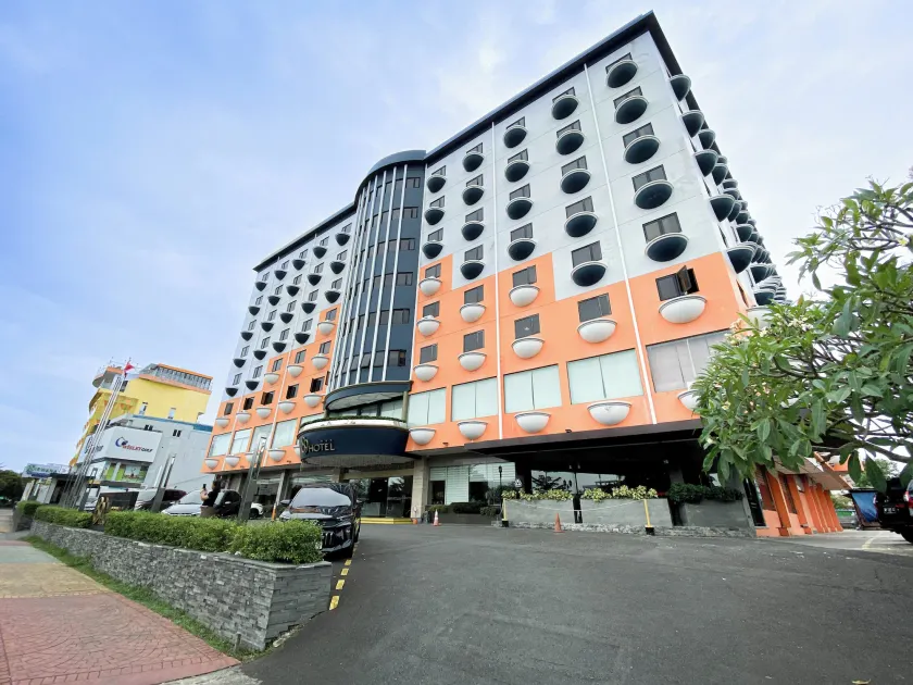 89 Hotel - Image 1