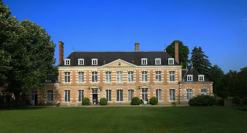 Château de la Giraudière - Image 1