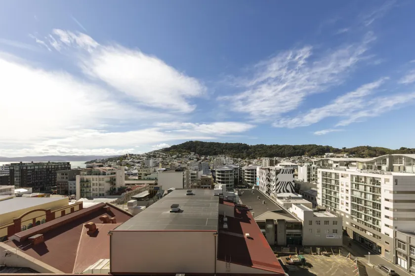 Oaks Wellington Hotel - Image 1