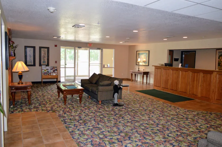 Colfax Inn - Interior entrance