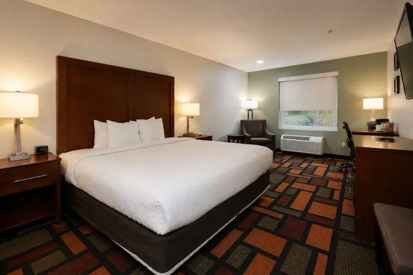 Quality Inn & Suites Malvern - Image 1