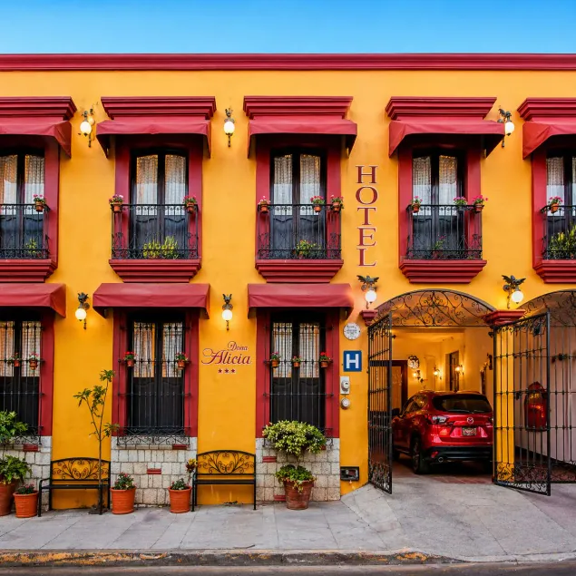 Hotel Doña Alicia - Image 1