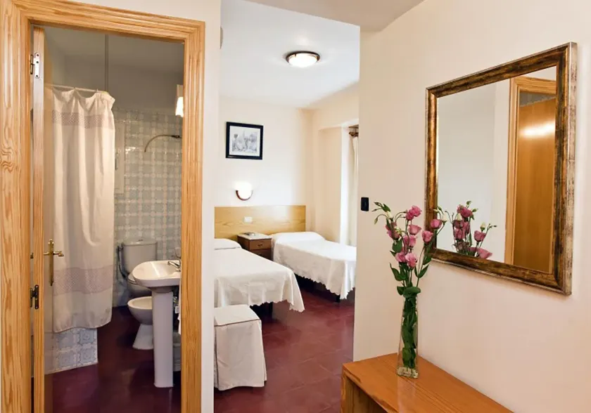 Hostal Tropical - Image 1
