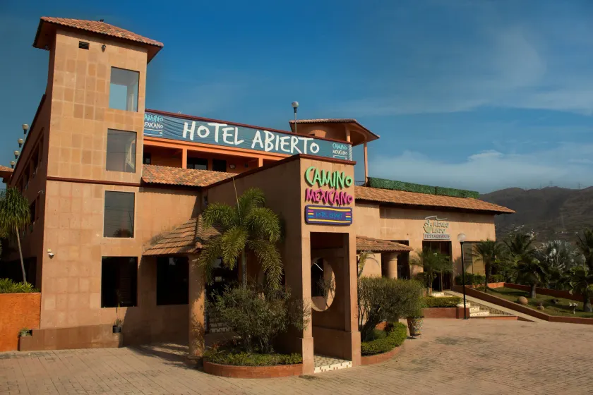 Camino Mexicano Hotel & Resort - Image 1