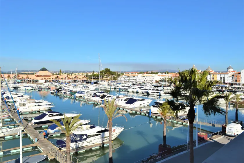 Marina Plaza - Apartments - Image 1
