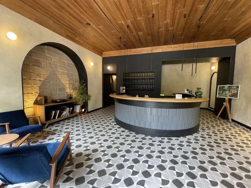 Hotel 52 - Image 1