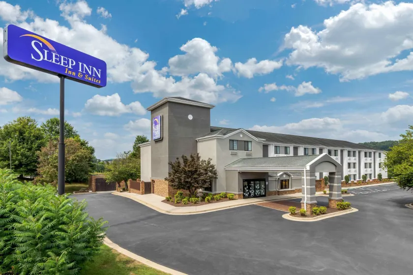 Sleep Inn & Suites Johnson City - Image 1