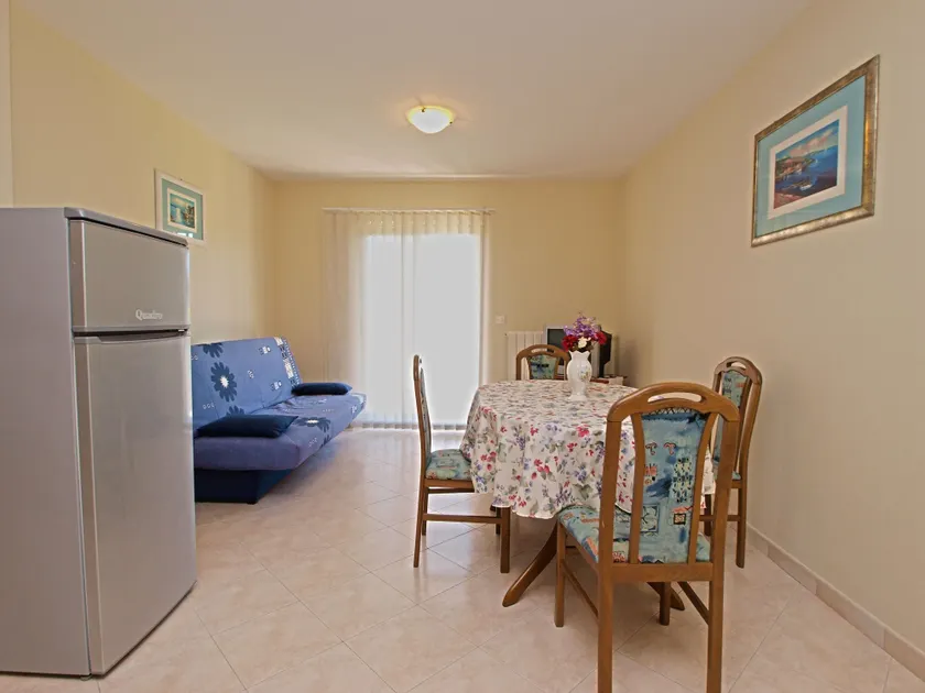 Apartment 1094 - Image 1