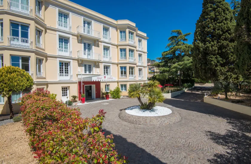 Hôtel Carlton - Image 1