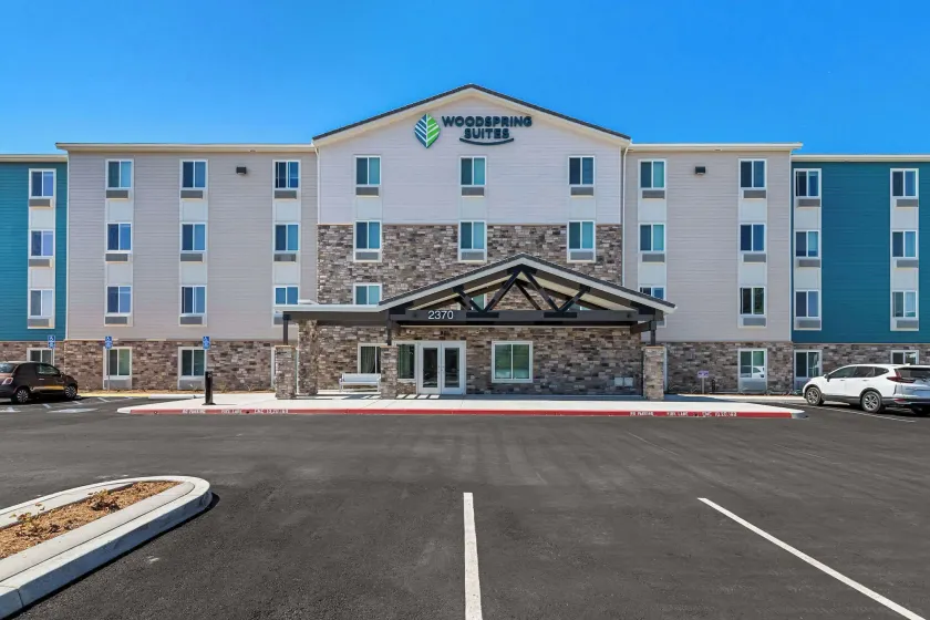 WoodSpring Suites Corona - Image 1