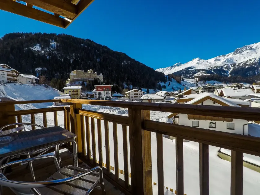 Collina Hotel Garni - Image 1