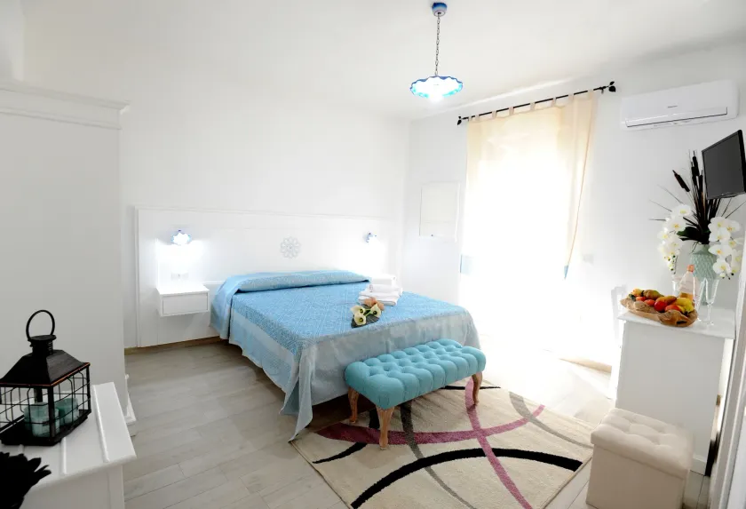 INAH Rooms - Image 1