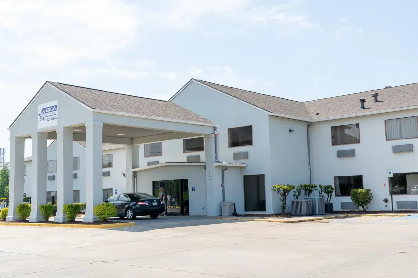 Americas Best Value Inn Donaldsonville - Image 1