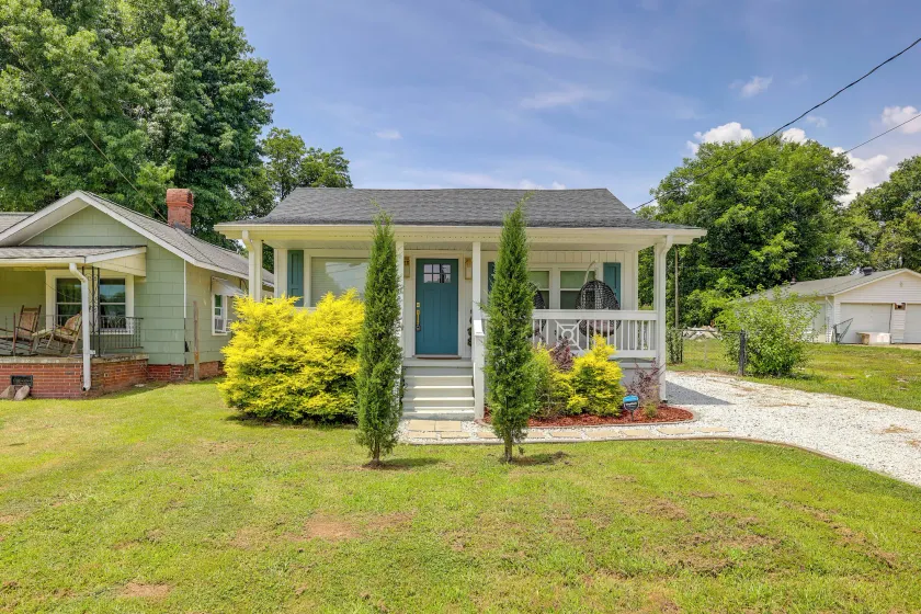< 3 Mi to Dtwn: Modern Cottage in Greenville! - Image 1